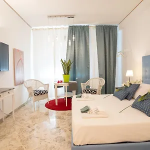 Cavour Centro _ Brand Life _ Affittacamere